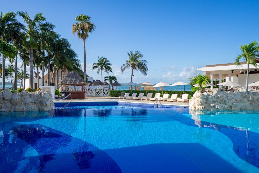 Sunset Marina Resort & Yacht Club - All inclusive — Swimming pool in Cancun, Quintana Roo