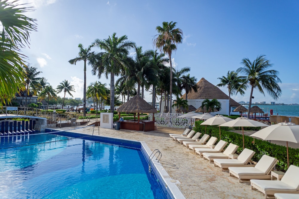 Sunset Marina Resort & Yacht Club - All inclusive — Swimming pool in Cancun, Quintana Roo