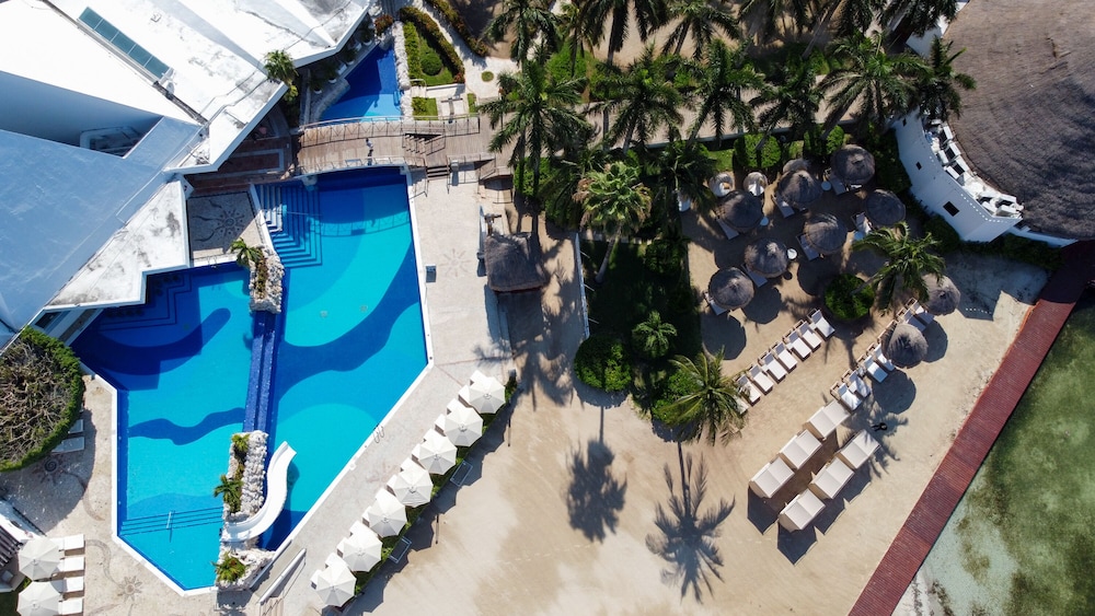 Sunset Marina Resort & Yacht Club - All inclusive — Swimming pool in Cancun, Quintana Roo