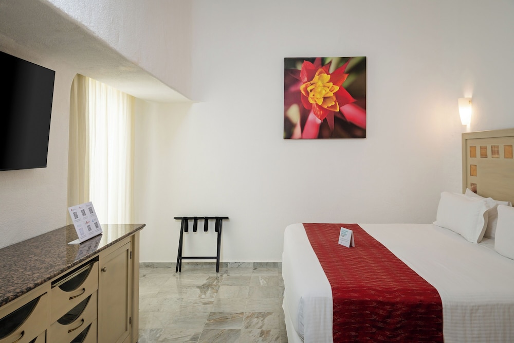 Sunset Marina Resort & Yacht Club - All inclusive — Hotel rooms in Cancun, Quintana Roo