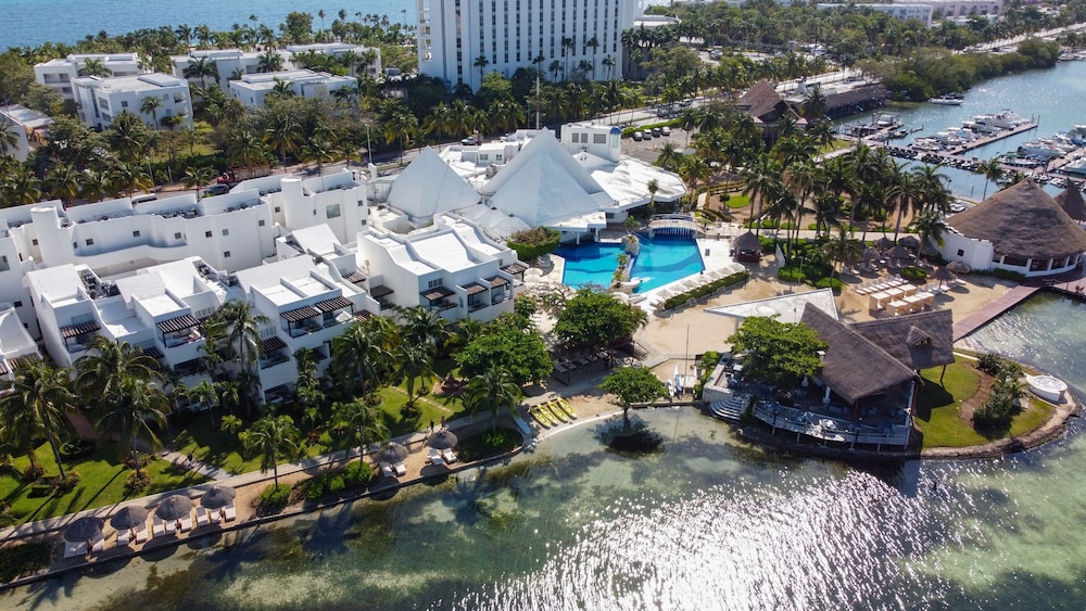 Sunset Marina Resort & Yacht Club - All inclusive — Swimming pool in Cancun, Quintana Roo