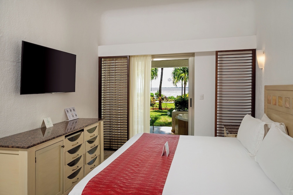 Sunset Marina Resort & Yacht Club - All inclusive — Hotel rooms in Cancun, Quintana Roo