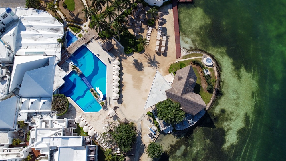Sunset Marina Resort & Yacht Club - All inclusive — Swimming pool in Cancun, Quintana Roo