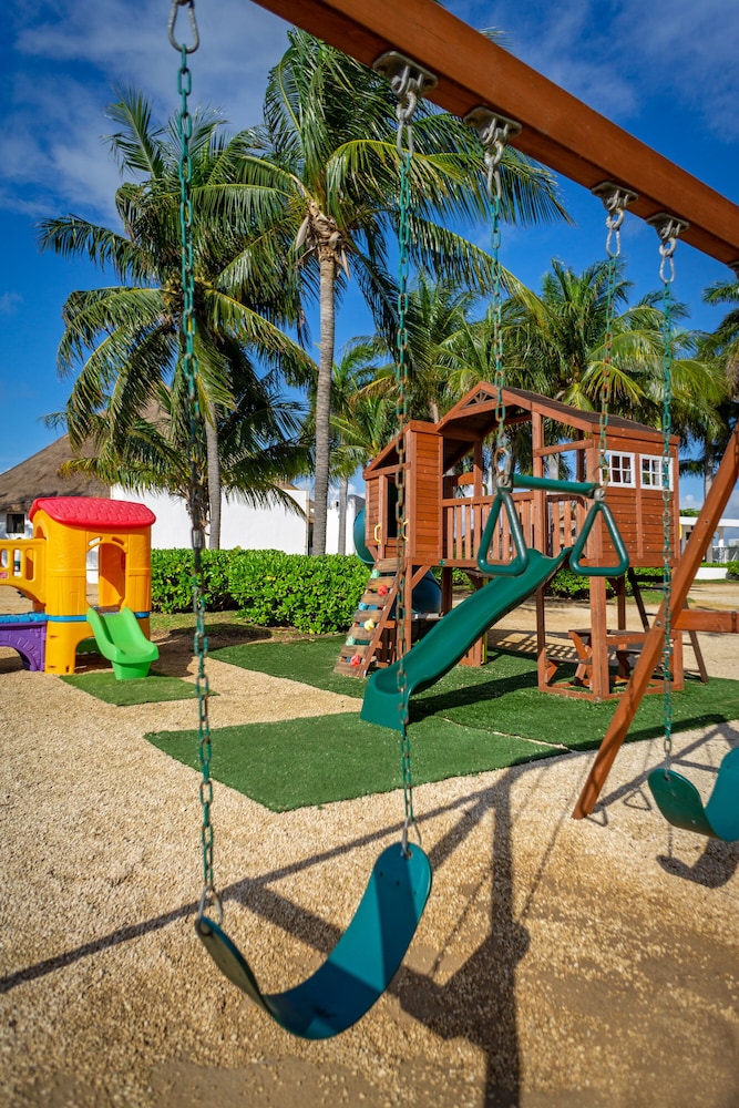 Sunset Marina Resort & Yacht Club - All inclusive — Attractions for children in Cancun, Quintana Roo