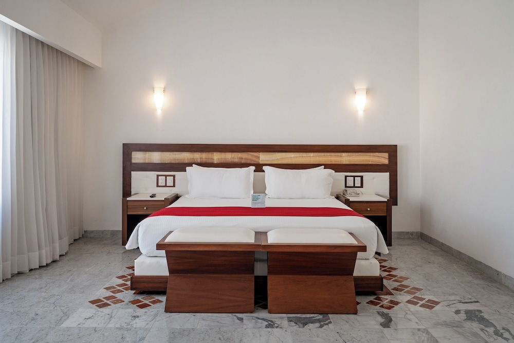 Sunset Marina Resort & Yacht Club - All inclusive — Hotel rooms in Cancun, Quintana Roo