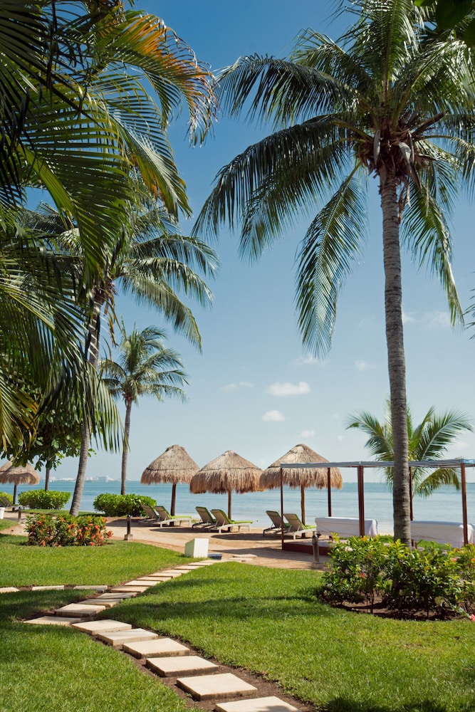 Sunset Marina Resort & Yacht Club - All inclusive — Beach in Cancun, Quintana Roo