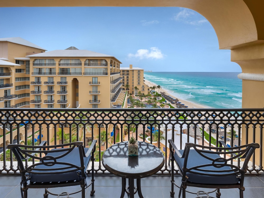 Kempinski Hotel Cancún — Hotel building in Cancun, Quintana Roo