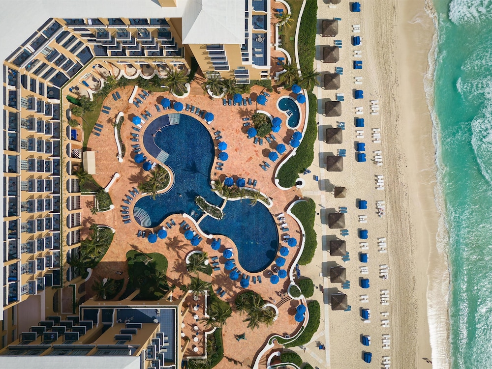 Kempinski Hotel Cancún — Swimming pool in Cancun, Quintana Roo