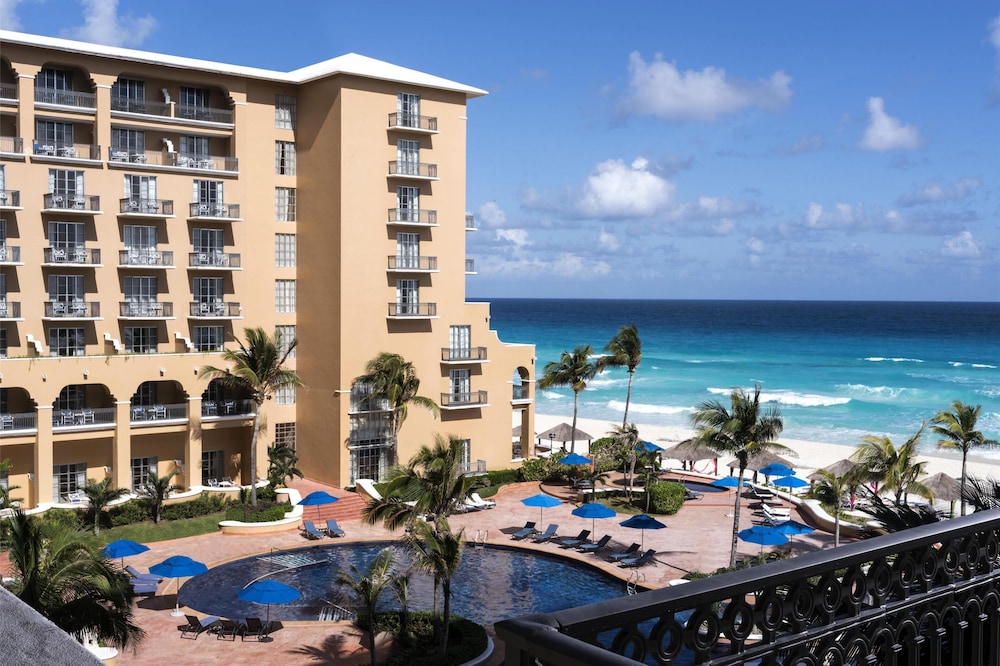 Kempinski Hotel Cancún — Swimming pool in Cancun, Quintana Roo