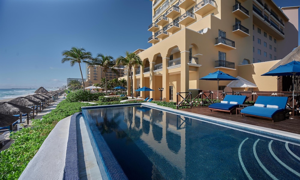 Kempinski Hotel Cancún — Swimming pool in Cancun, Quintana Roo