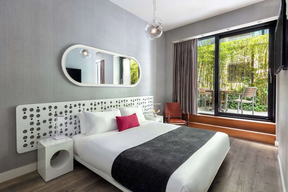 Dream Downtown, by Hyatt — Hotel rooms in New York City, New York State