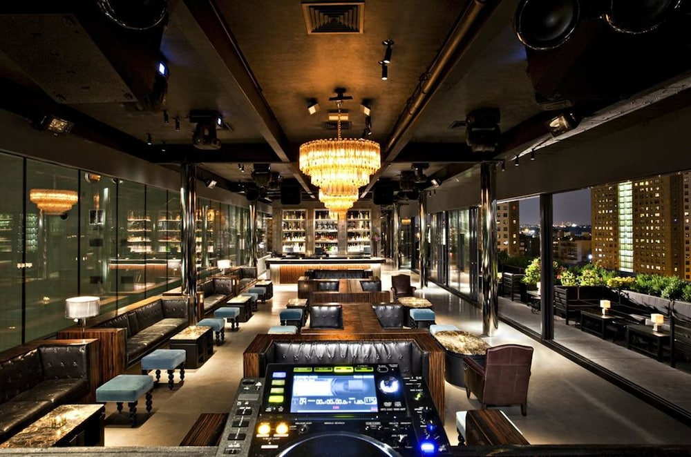 Dream Downtown, by Hyatt — Restaurant & bars in New York City, New York State