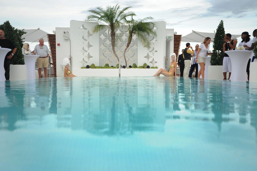 Dream South Beach, by Hyatt — Swimming pool in Miami, Florida
