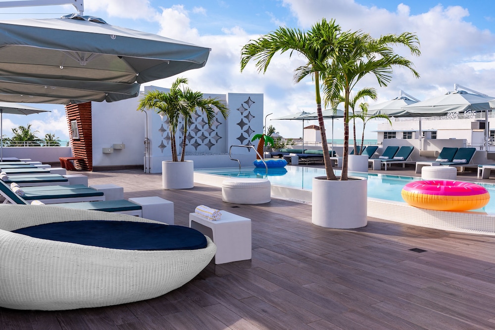 Dream South Beach, by Hyatt — Swimming pool in Miami, Florida