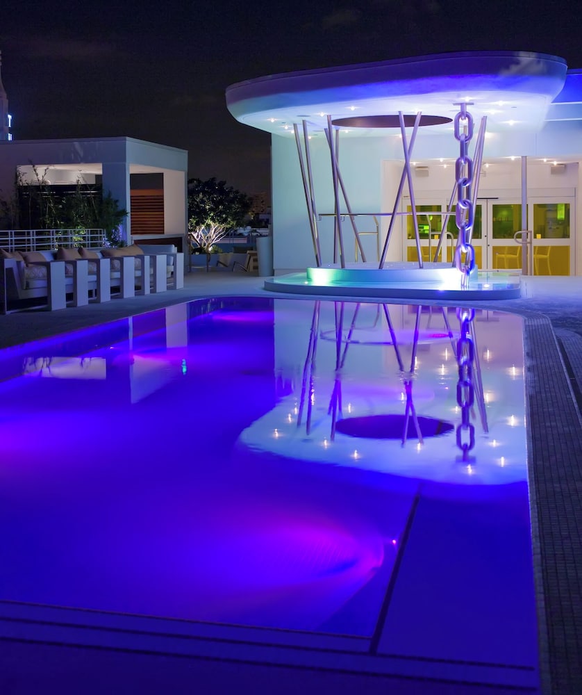 Dream South Beach, by Hyatt — Swimming pool in Miami, Florida