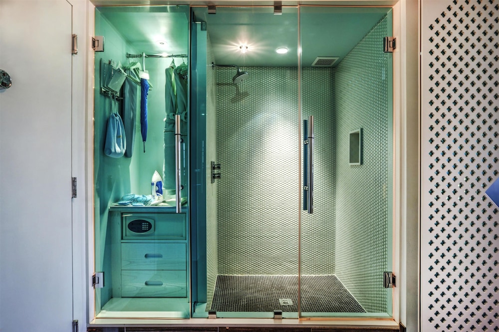 Dream South Beach, by Hyatt — Hotel rooms in Miami, Florida