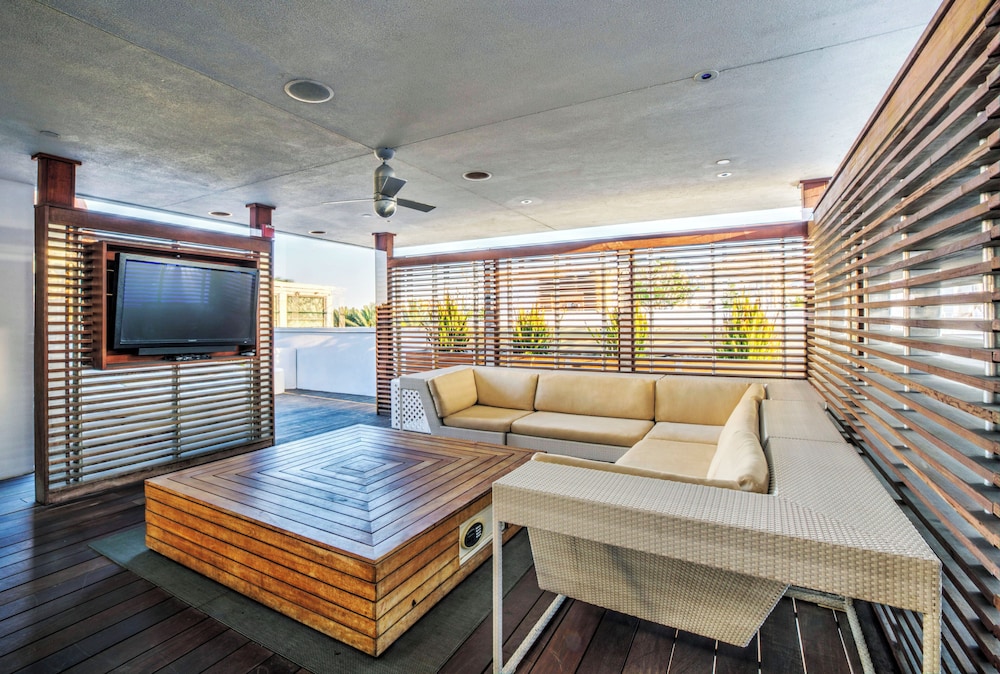 Dream South Beach, by Hyatt — Hotel rooms in Miami, Florida