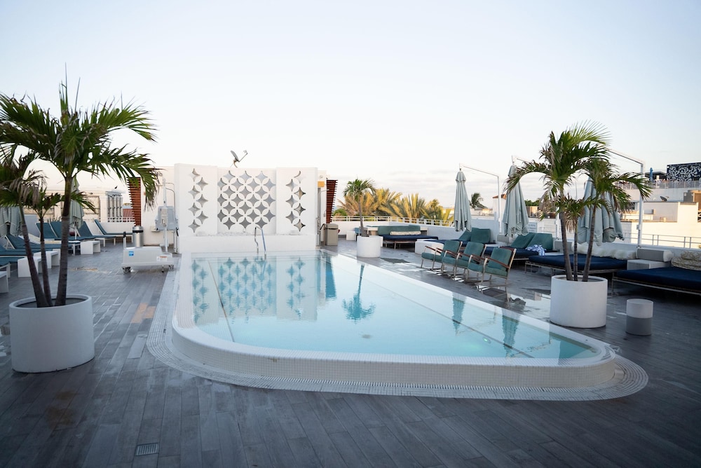 Dream South Beach, by Hyatt — Swimming pool in Miami, Florida