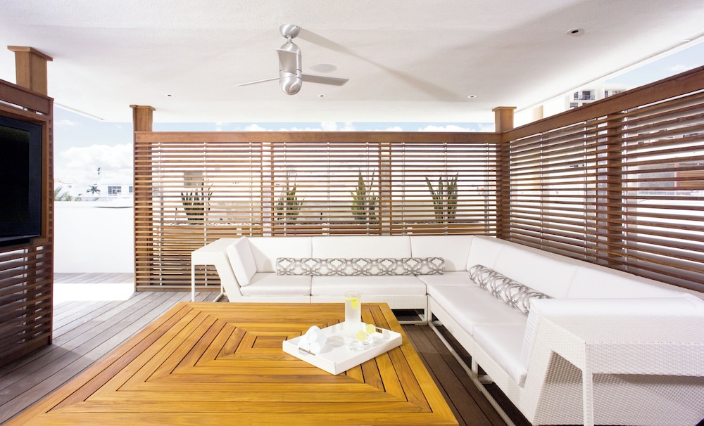 Dream South Beach, by Hyatt — Restaurant & bars in Miami, Florida