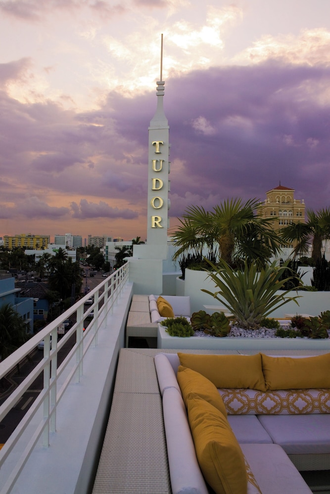 Dream South Beach, by Hyatt — Hotel building in Miami, Florida