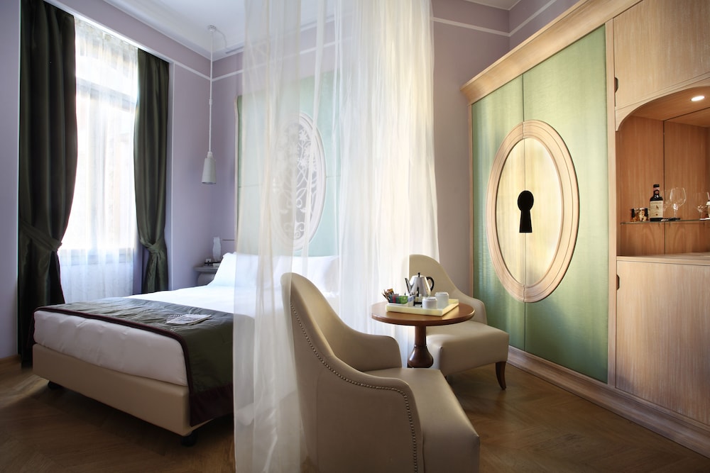 Château Monfort — Hotel rooms in Milan, Lombardy