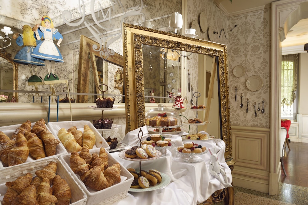 Château Monfort — Restaurant & bars in Milan, Lombardy