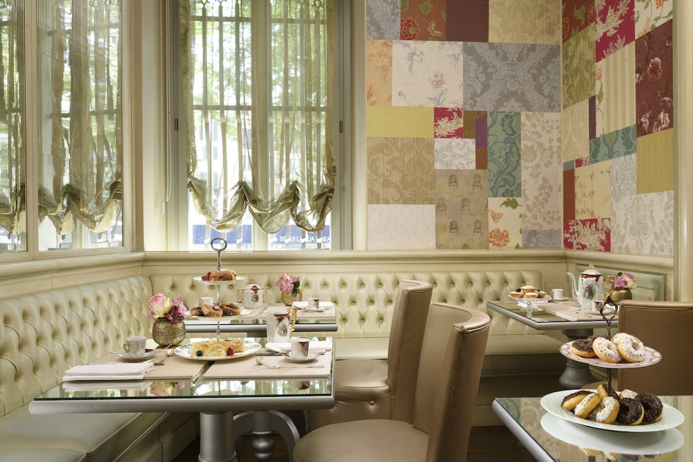 Château Monfort — Restaurant & bars in Milan, Lombardy