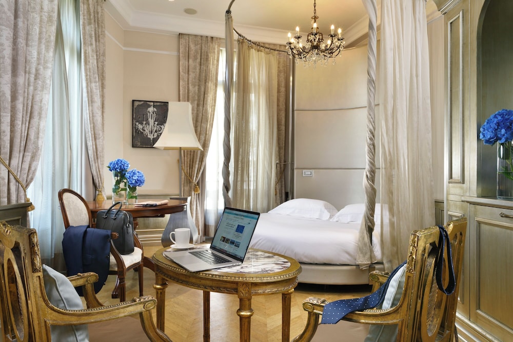 Château Monfort — Hotel rooms in Milan, Lombardy