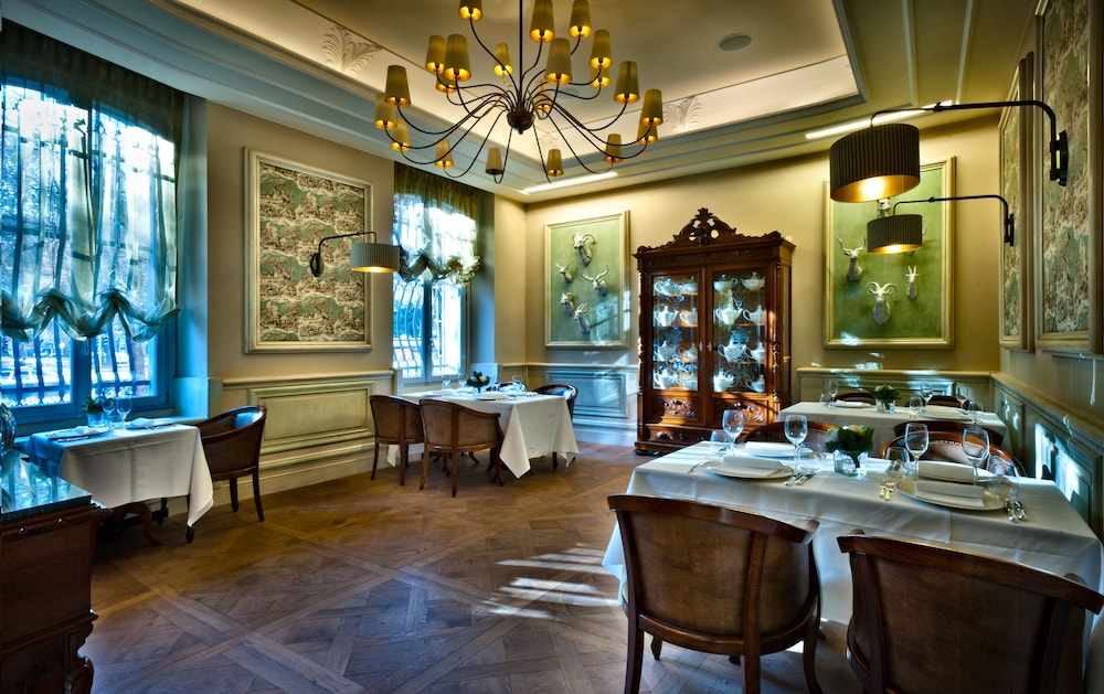 Château Monfort — Restaurant & bars in Milan, Lombardy