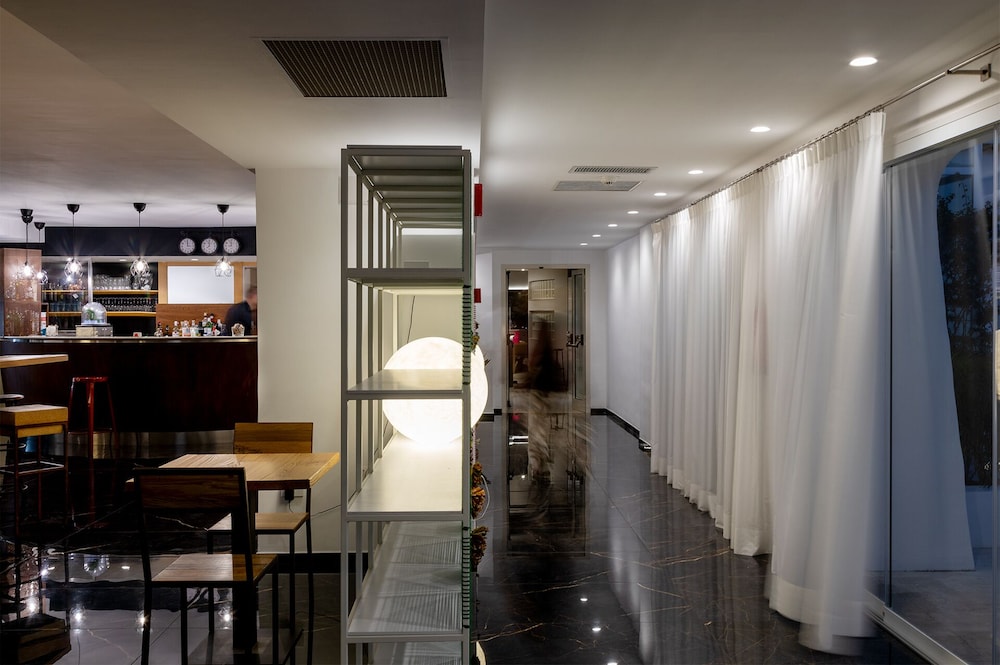 Hotel San Teodoro — Restaurant & bars in San Teodoro, Sardinia
