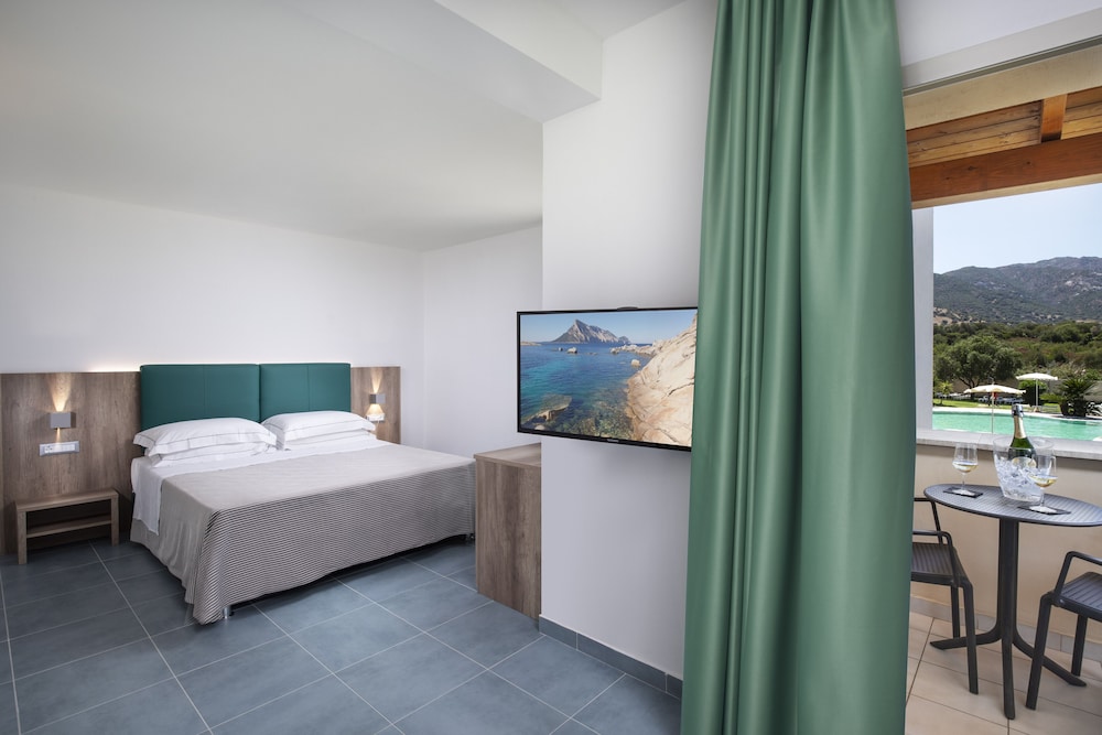 Hotel San Teodoro — Hotel rooms in San Teodoro, Sardinia