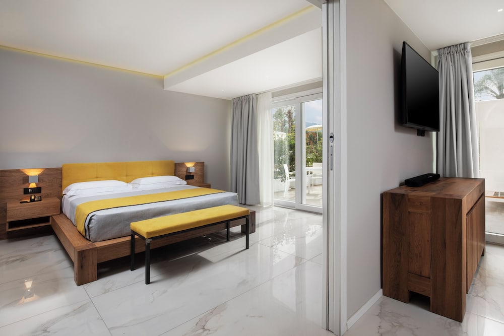 Hotel San Teodoro — Hotel rooms in San Teodoro, Sardinia