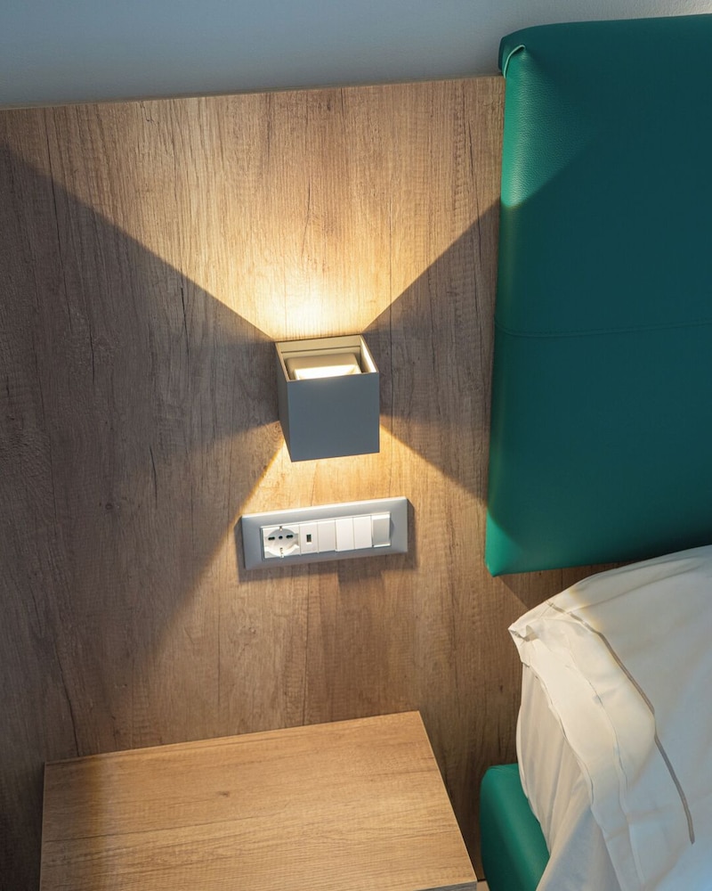 Hotel San Teodoro — Hotel rooms in San Teodoro, Sardinia