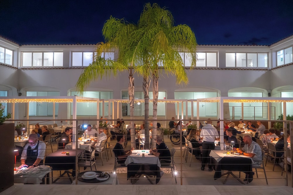 Hotel San Teodoro — Restaurant & bars in San Teodoro, Sardinia