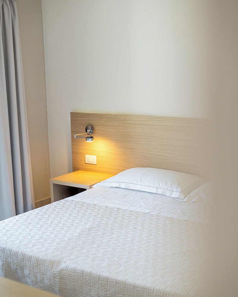 Hotel San Teodoro — Hotel rooms in San Teodoro, Sardinia