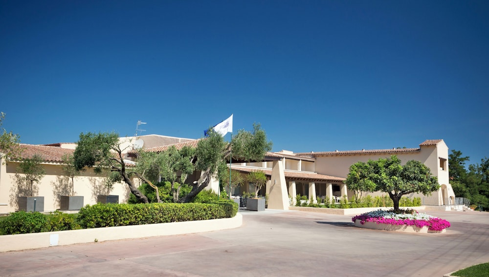 Hotel San Teodoro — Hotel building in San Teodoro, Sardinia