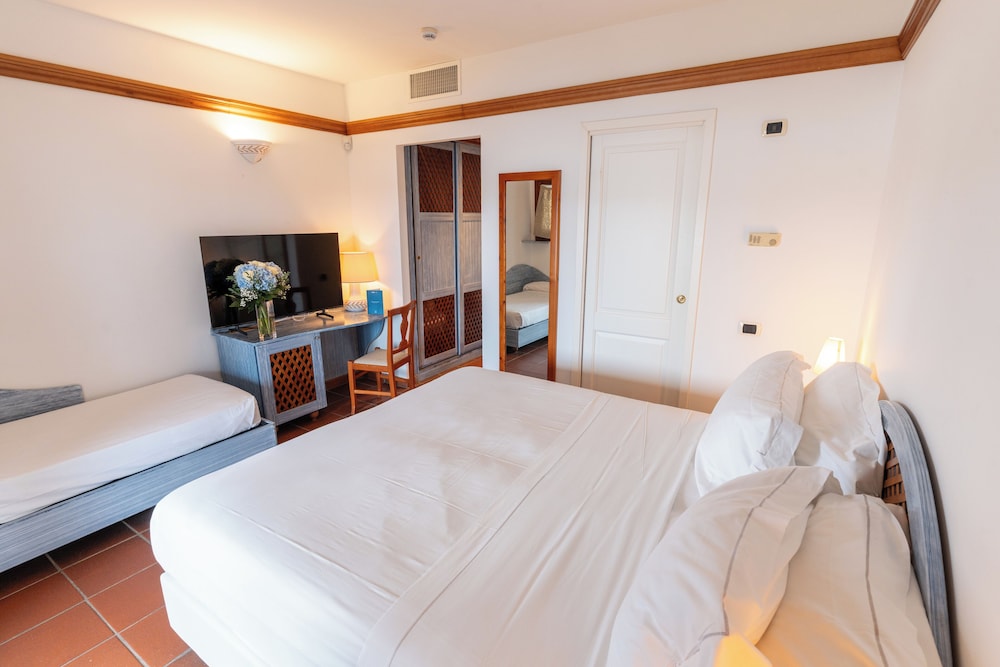 Hotel Palumbalza Porto Rotondo — Hotel rooms in Olbia, Sardinia