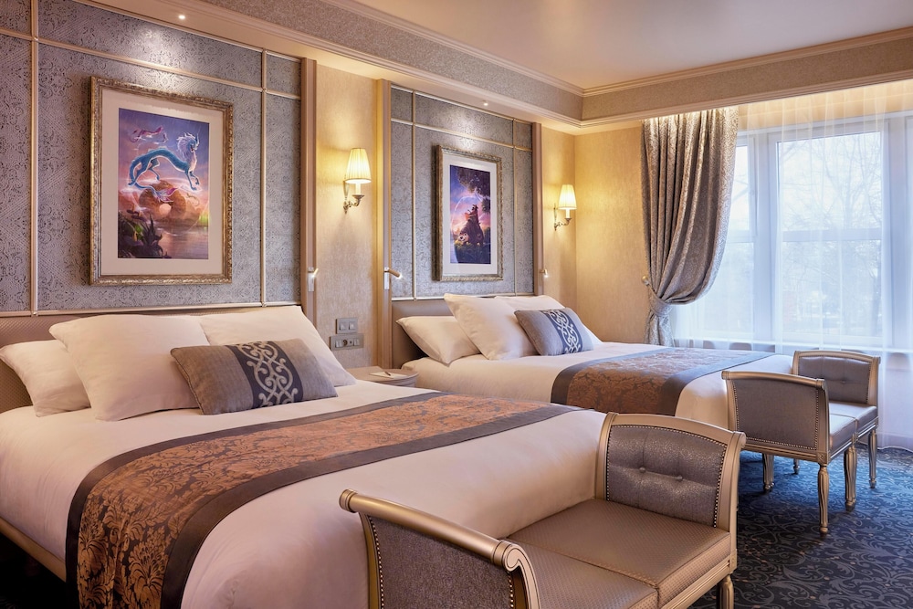 Disneyland® Hotel — Hotel rooms in Disneyland Paris, Ile-de-France