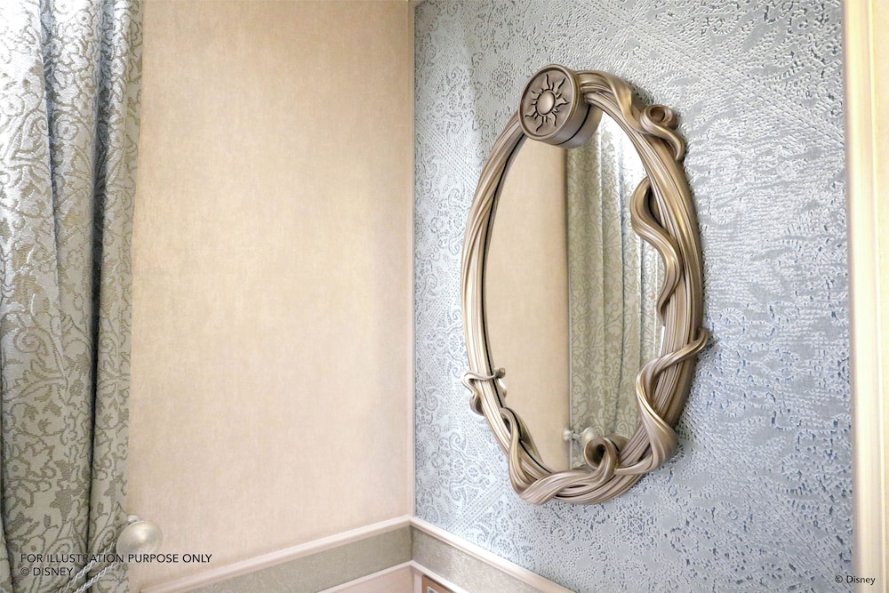 Disneyland® Hotel — Hotel rooms in Disneyland Paris, Ile-de-France