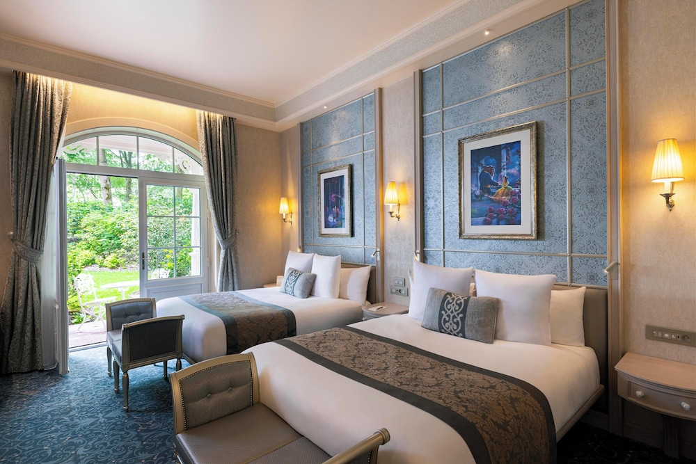 Disneyland® Hotel — Hotel rooms in Disneyland Paris, Ile-de-France