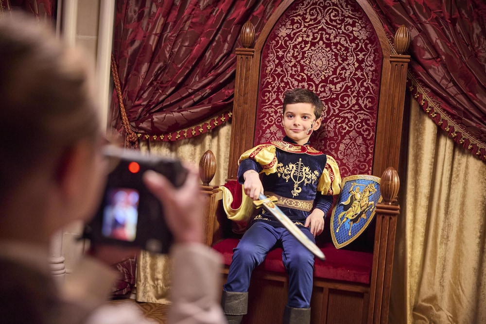 Disneyland® Hotel — Attractions for children in Disneyland Paris, Ile-de-France