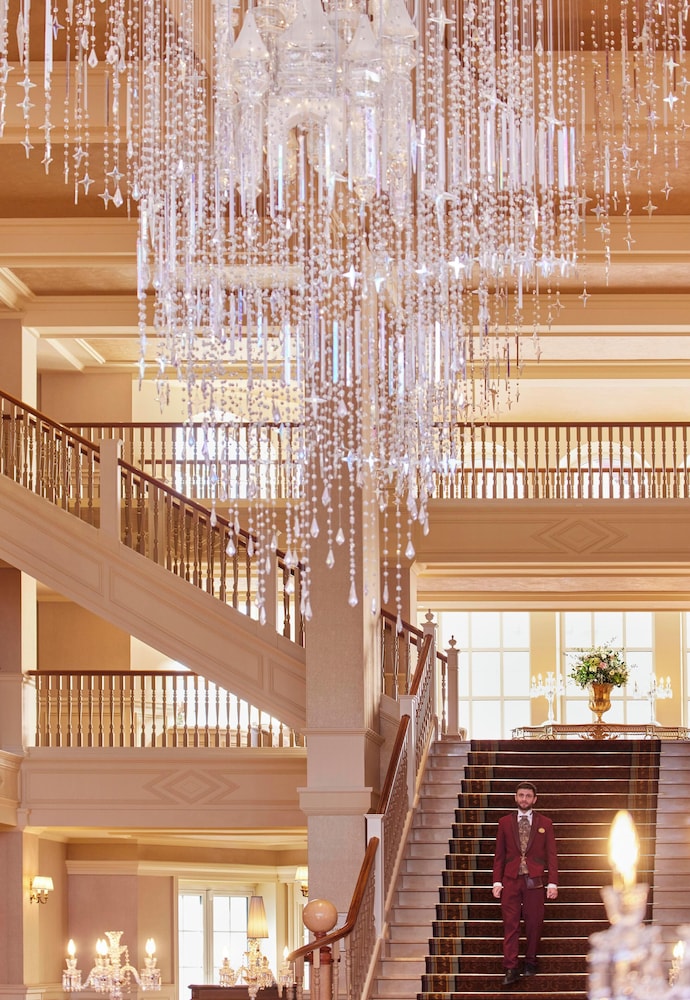 Disneyland® Hotel — Hotel building in Disneyland Paris, Ile-de-France