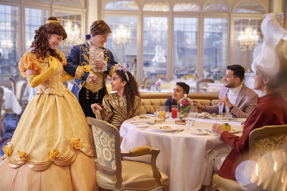 Disneyland® Hotel — Restaurant & bars in Disneyland Paris, Ile-de-France