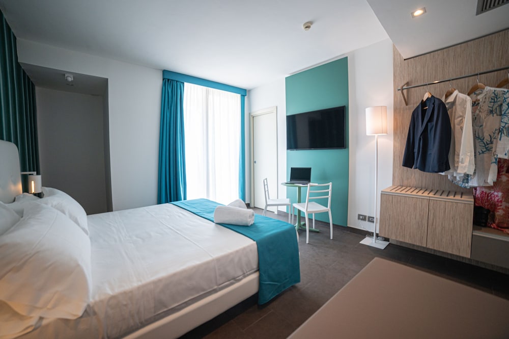 Hotel Il Piccolo Giardino — Hotel rooms in Taormina, Sicily