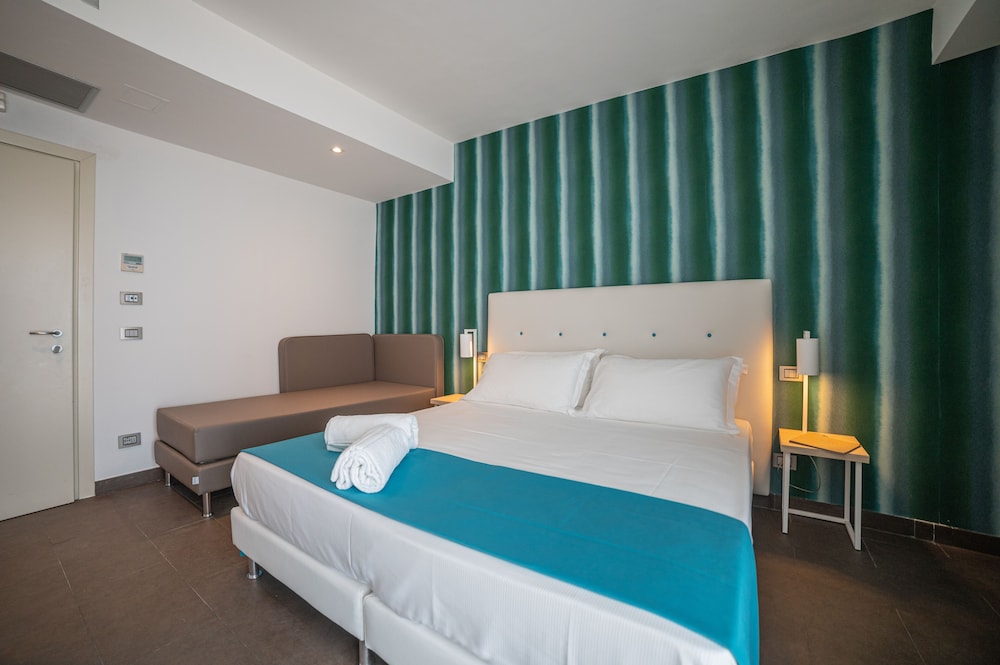 Hotel Il Piccolo Giardino — Hotel rooms in Taormina, Sicily