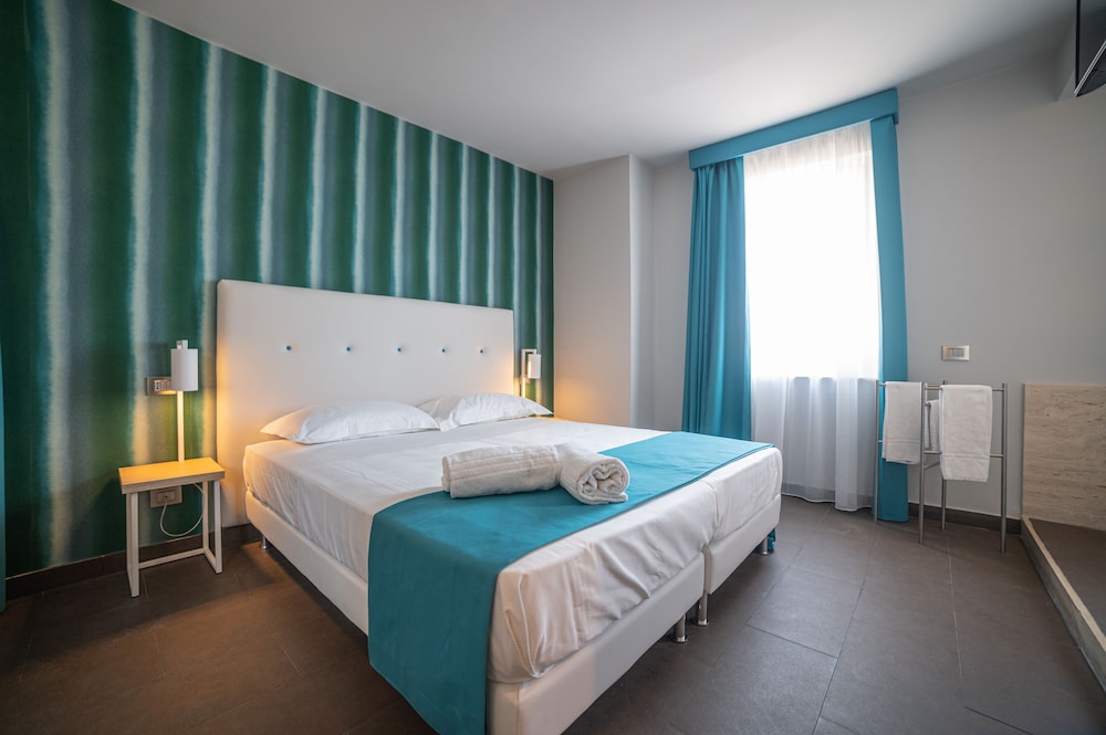 Hotel Il Piccolo Giardino — Hotel rooms in Taormina, Sicily