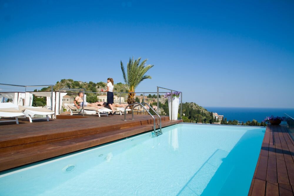 Hotel Il Piccolo Giardino — Swimming pool in Taormina, Sicily