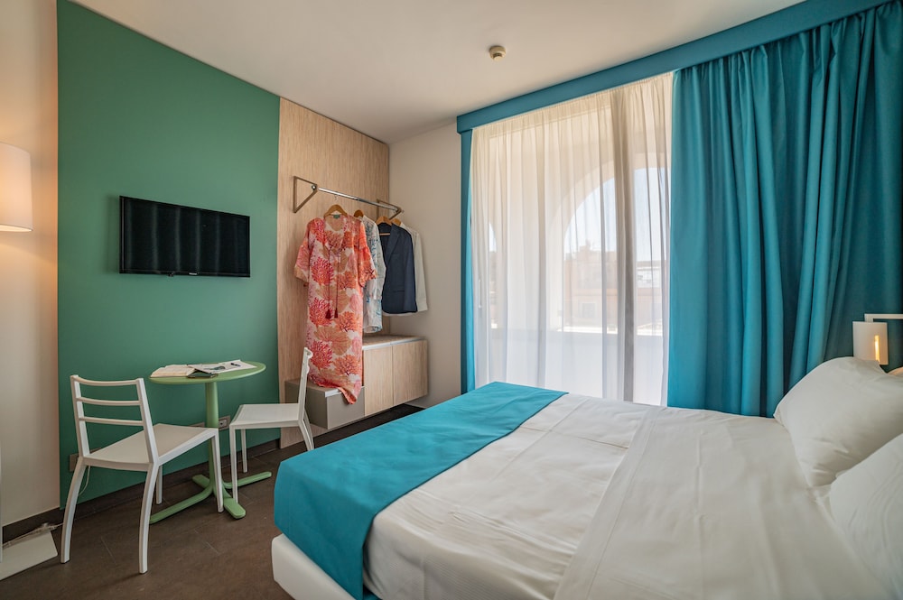 Hotel Il Piccolo Giardino — Hotel rooms in Taormina, Sicily