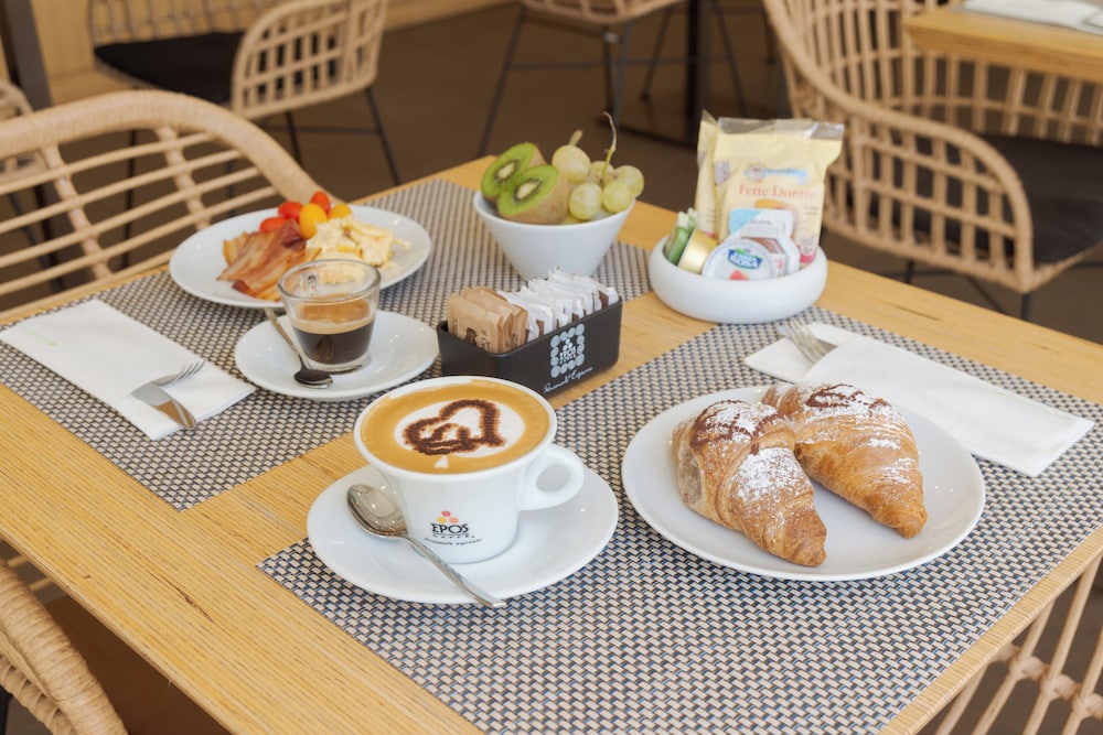 Hotel Il Piccolo Giardino — Restaurant & bars in Taormina, Sicily