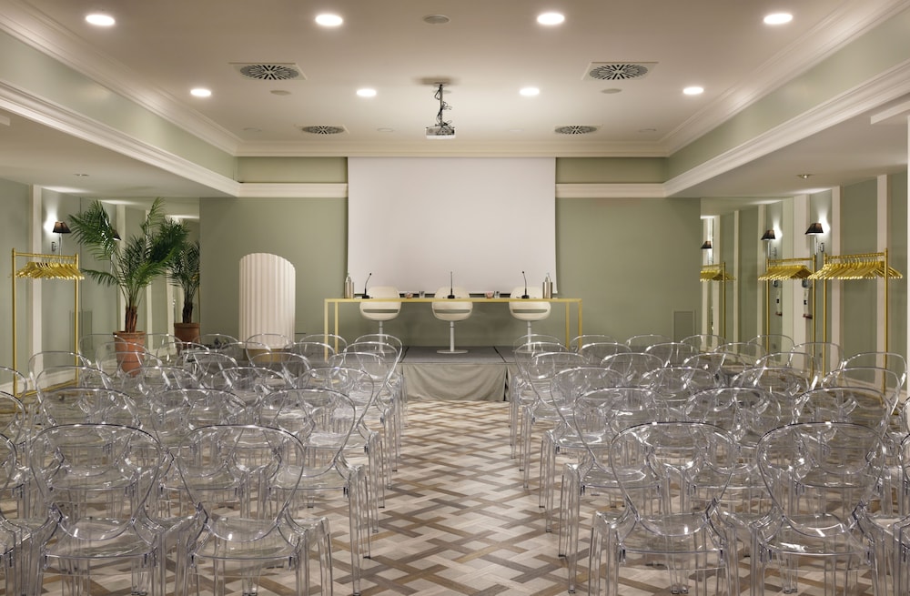 Leon's Place Hotel — Hotel building in Rome, Lazio